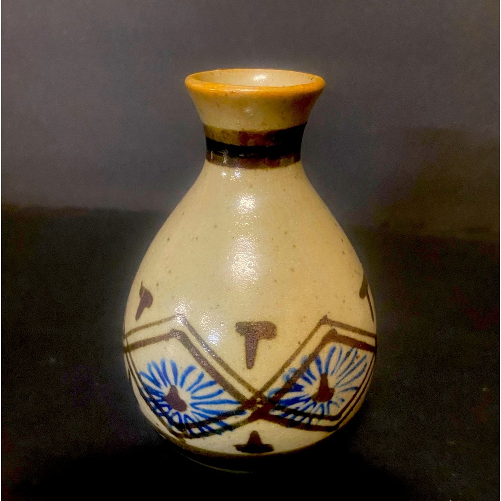 Vintage Art Pottery Bud Vase.
